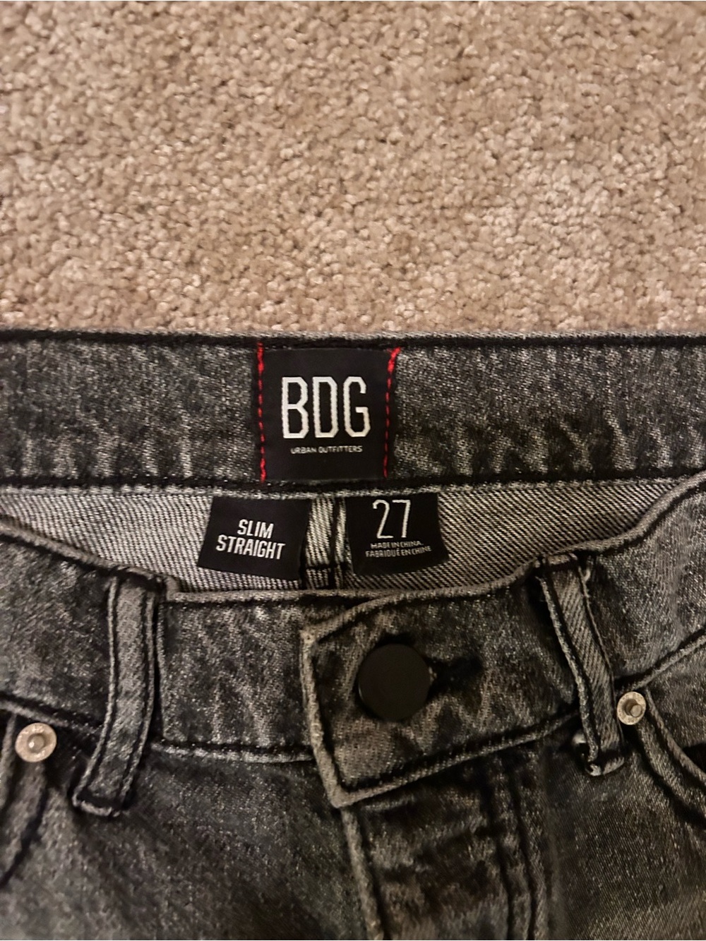 Urban Outfitters BDG Women’s Slim Straight Distressed Jeans Black/Charcoal Wash